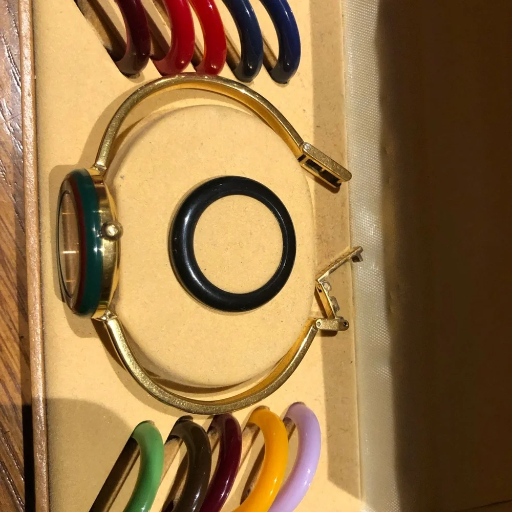 Vintage Gucci watch gold plated with 12 bezel excellent condition - Picture 1 of 7